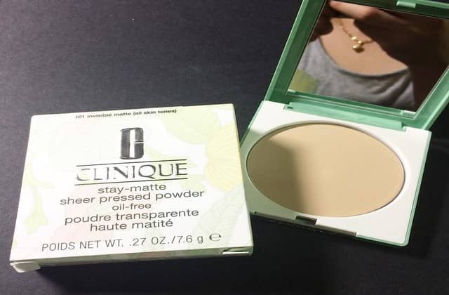 Clinique-Stay-Matte-Sheer-Pressed-Powder