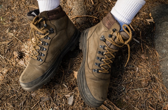 Ahnu-Rockridge-II,-Hiking-spring-footwear
