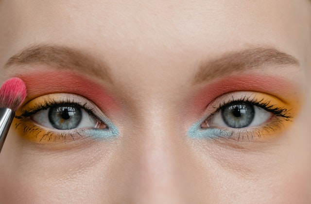 Make-Eye-Shadow-Pop