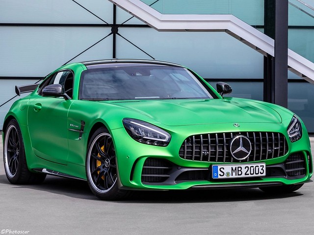 Mercedes AMG GT-R